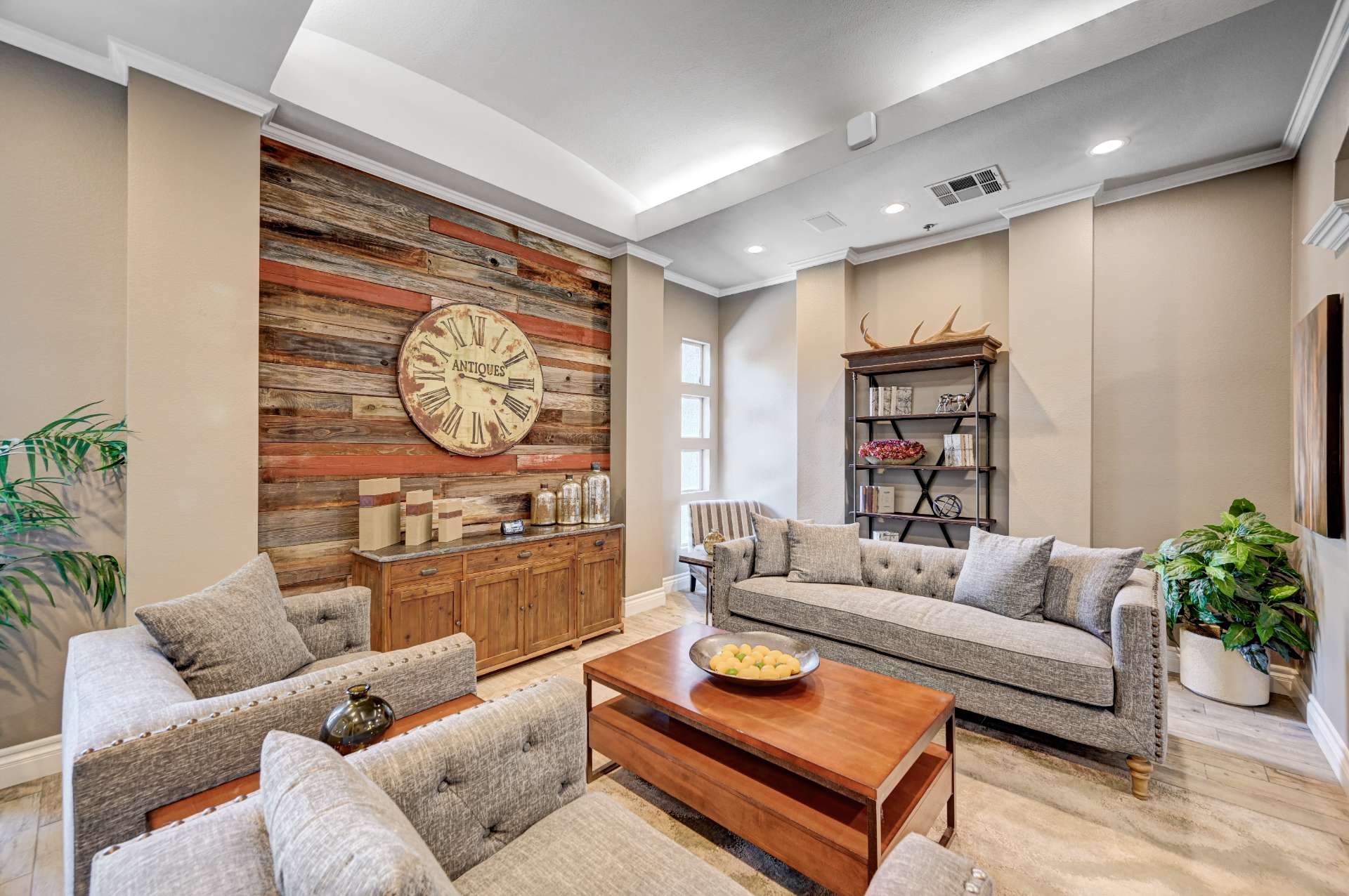 Community_8025_Russell Rd-32